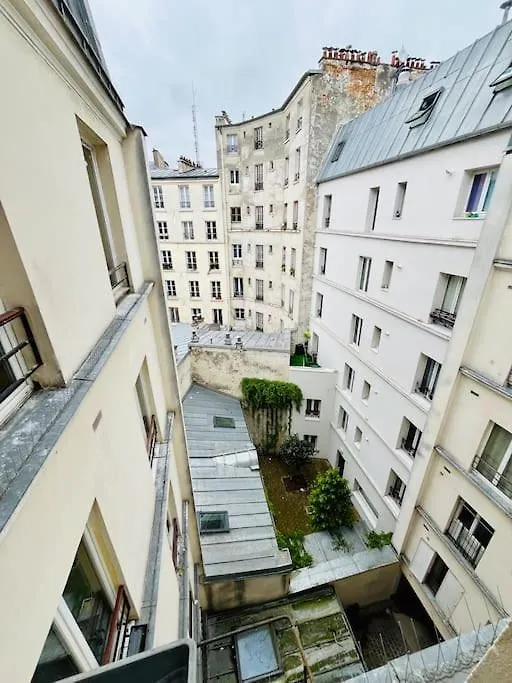 Gare Du Nord Gare De L'est Appartement